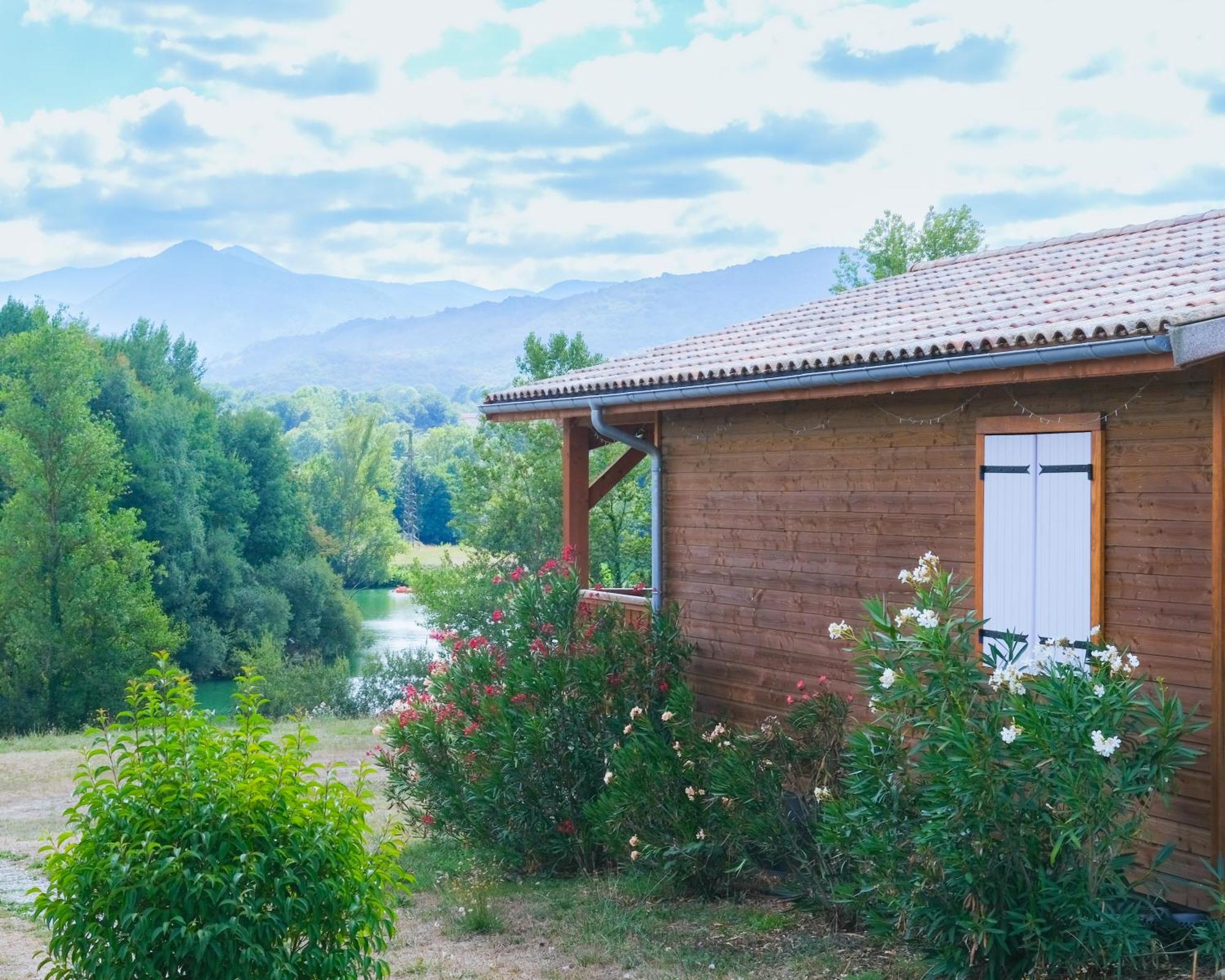 Les Chalets Montréjeau Exterior foto
